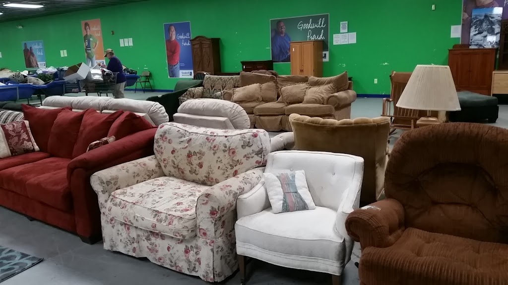 Goodwill Outlet Store | 330 Benigno Blvd, Bellmawr, NJ 08031 | Phone: (856) 931-1361