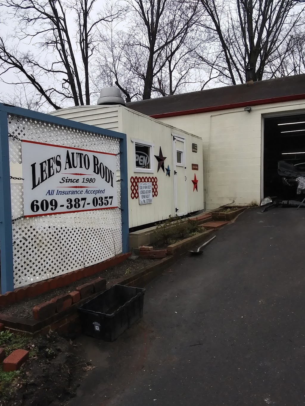 Lees Auto Body Shop | 4 Cooper St, Burlington, NJ 08016 | Phone: (609) 387-0357