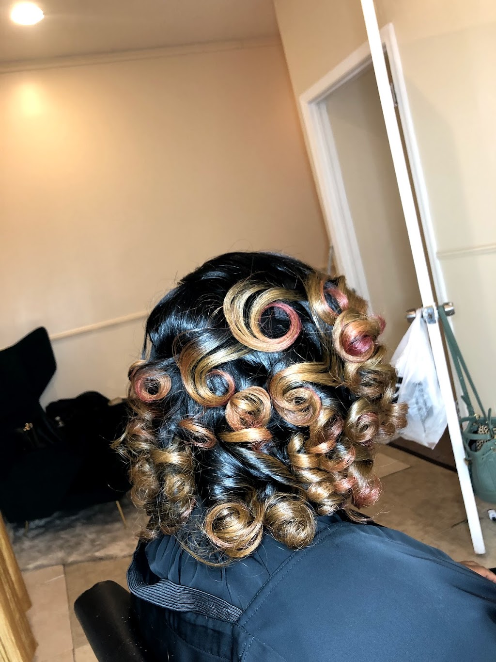 B2Embellishd Hair Studio | 4624 Woodland Ave, Philadelphia, PA 19143 | Phone: (267) 975-4648