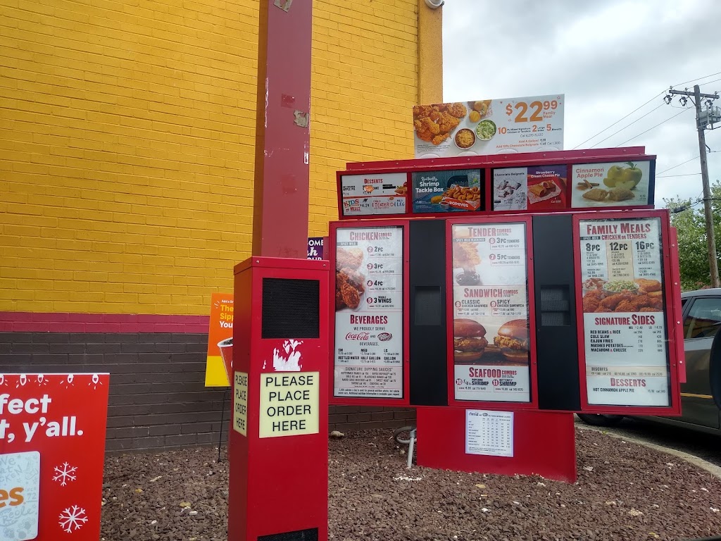 Popeyes Louisiana Kitchen | 4772 Pennell Rd, Aston, PA 19014 | Phone: (484) 816-2392