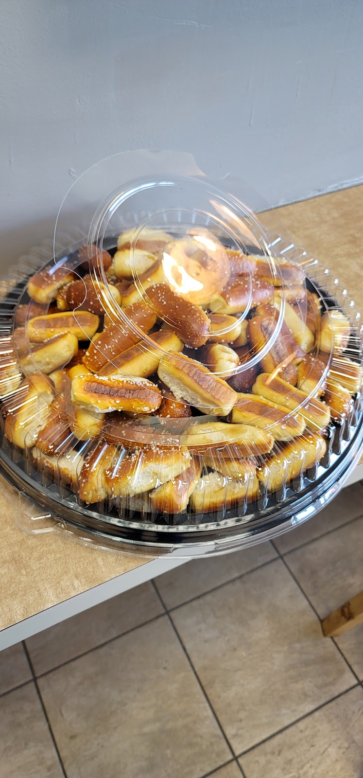 Philly Pretzel Factory | 2001 College Dr, Clementon, NJ 08021 | Phone: (856) 627-2929