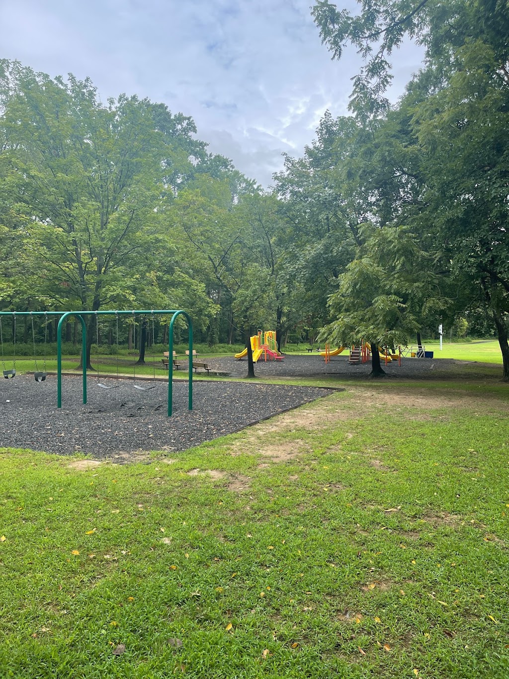 Green Acres Park | 851 Old York Rd, Burlington, NJ 08016 | Phone: (609) 387-2775