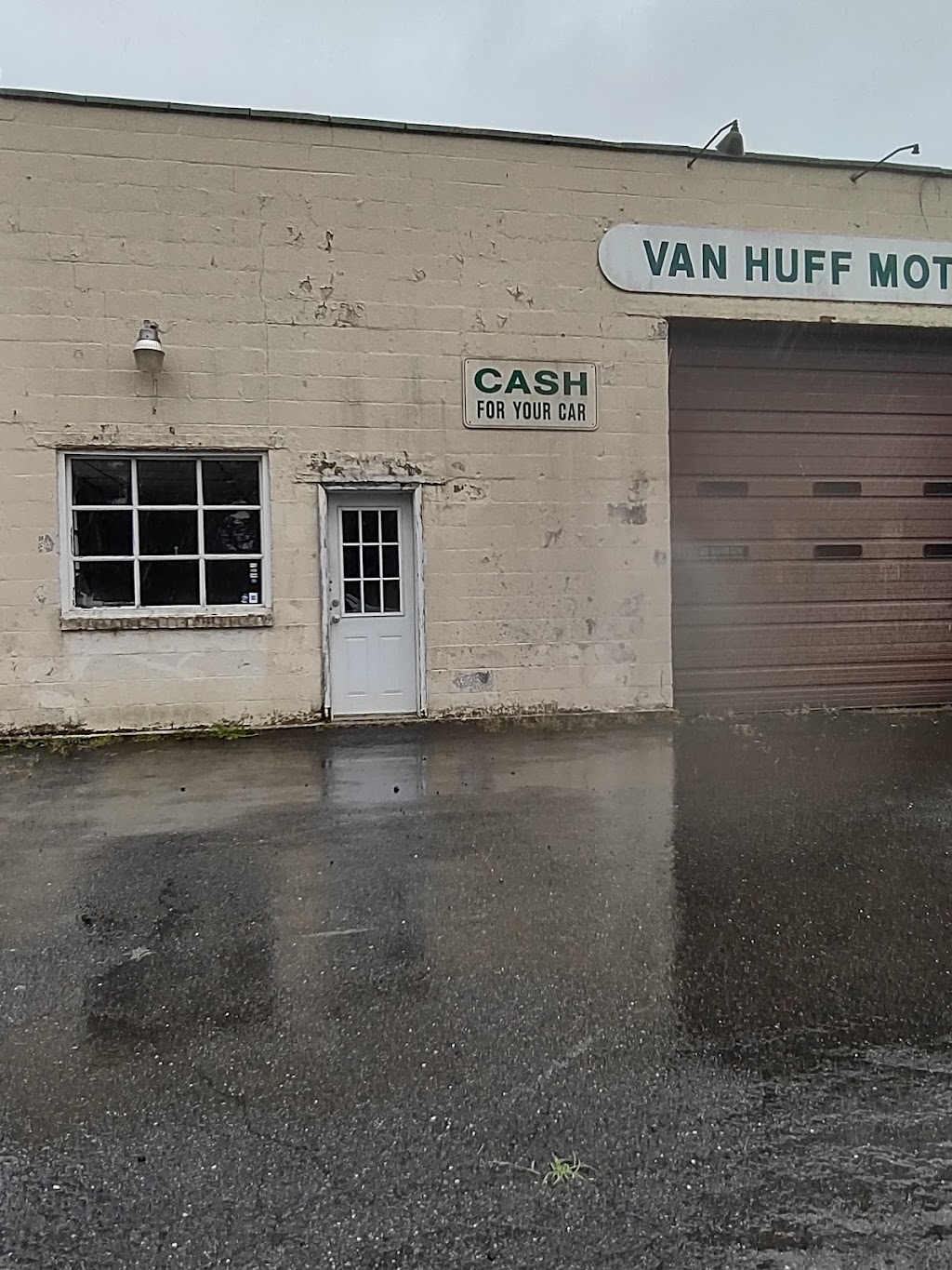 Van Huff Motors LLC sales & service | 2128 US-130, Burlington, NJ 08016 | Phone: (609) 499-0775