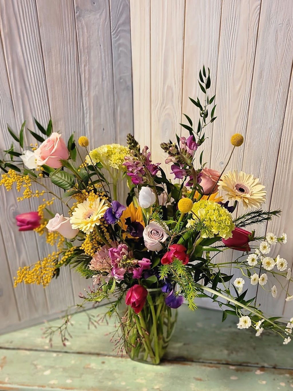 Leigh Florist design studio | 400 Amherst Rd, Audubon, NJ 08106 | Phone: (856) 547-1090