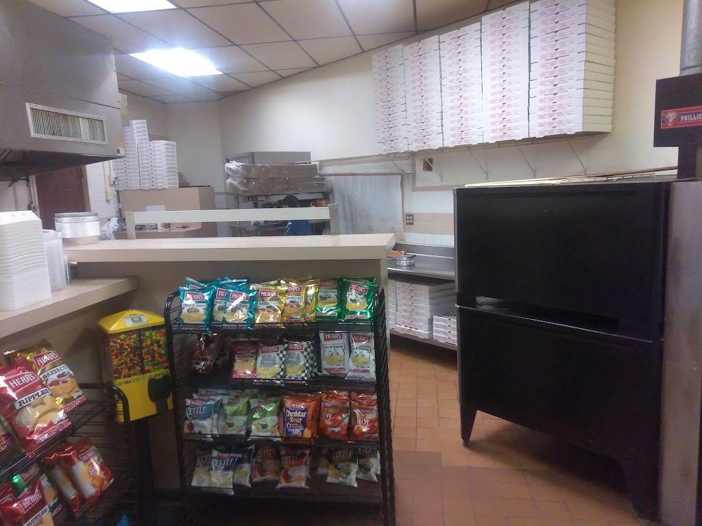 Linwood Pizza | 1599 Chichester Ave #4208, Marcus Hook, PA 19061 | Phone: (610) 485-4900