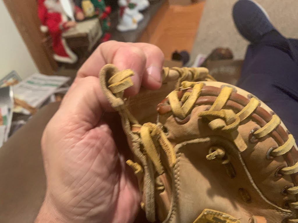 Bonitatibus Baseball Glove Repair | 1721 Terrace Dr, Ambler, PA 19002 | Phone: (215) 779-1847