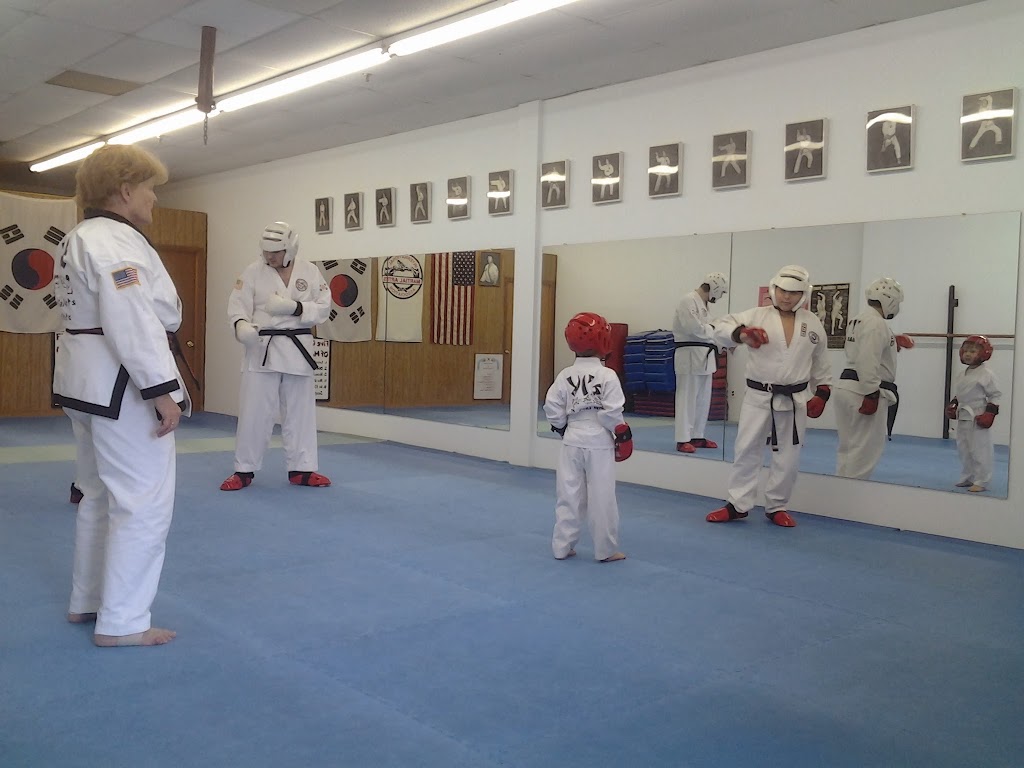 Yis Karate Institute | 344 Greentree Rd, Sewell, NJ 08080 | Phone: (856) 582-0200