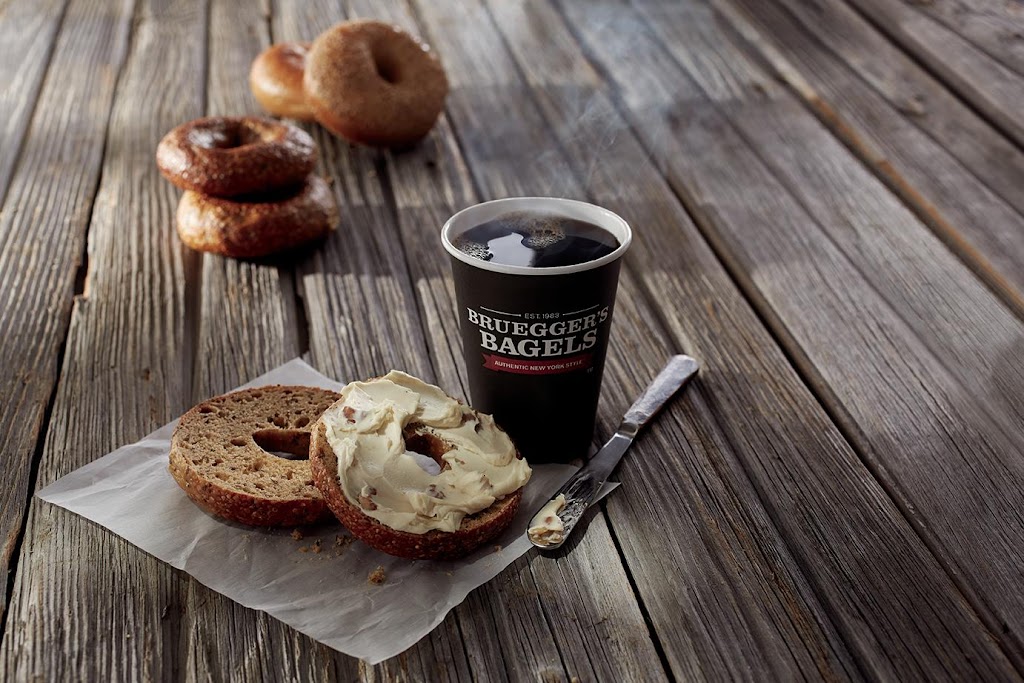 Brueggers Bagels | 968 County Line Rd, Bryn Mawr, PA 19010 | Phone: (610) 520-2221