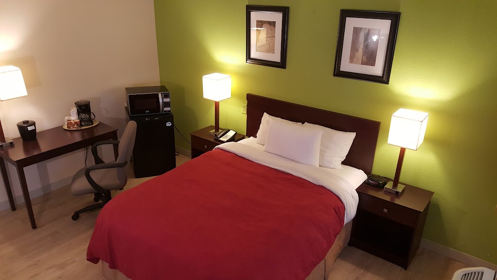 Airport Waterfront Inn | 103 Taylor Ave, Essington, PA 19029 | Phone: (610) 521-1400