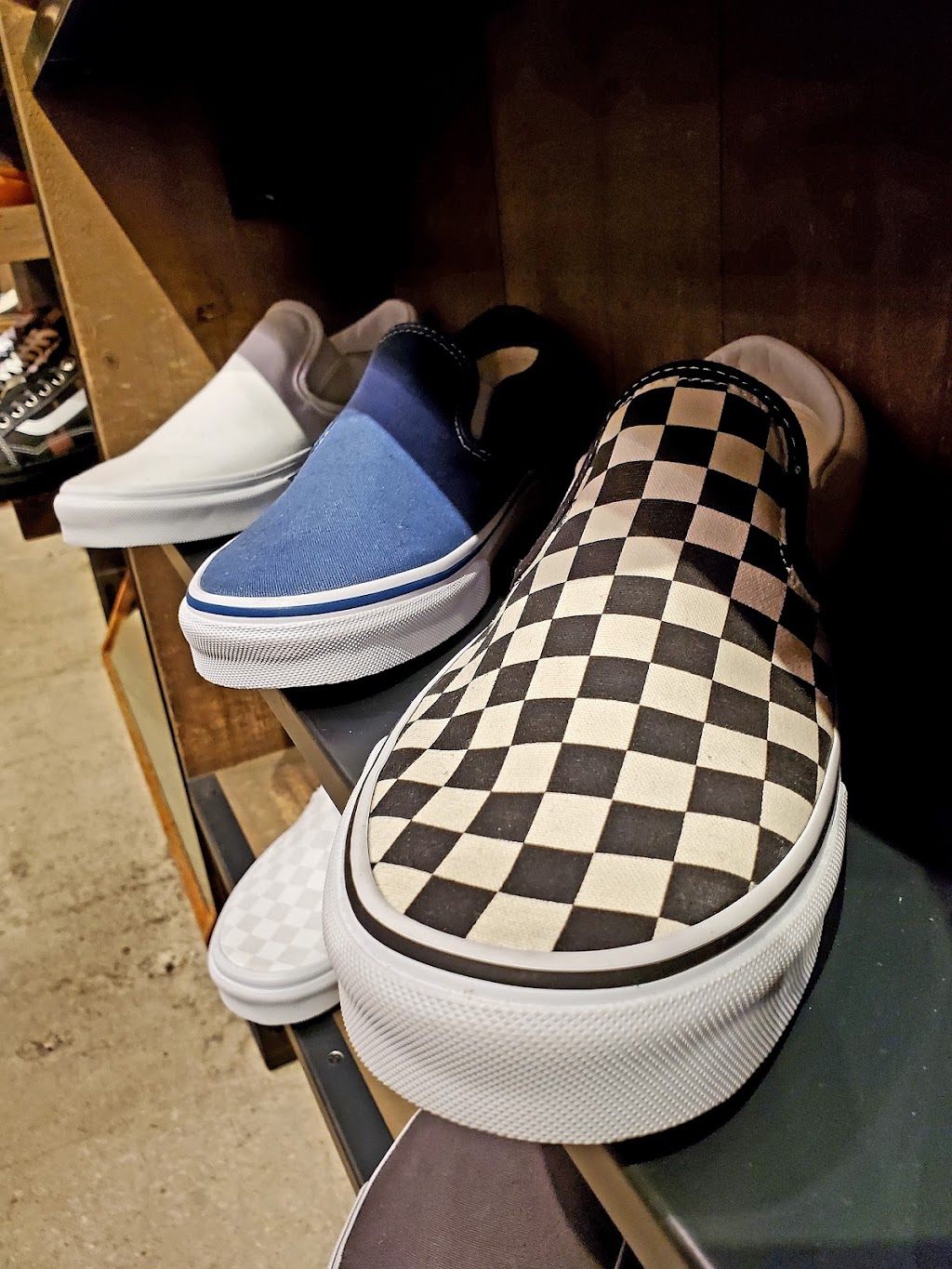 Vans | 1750 Deptford Center Rd Suite #2045, Deptford, NJ 08096 | Phone: (856) 579-5004