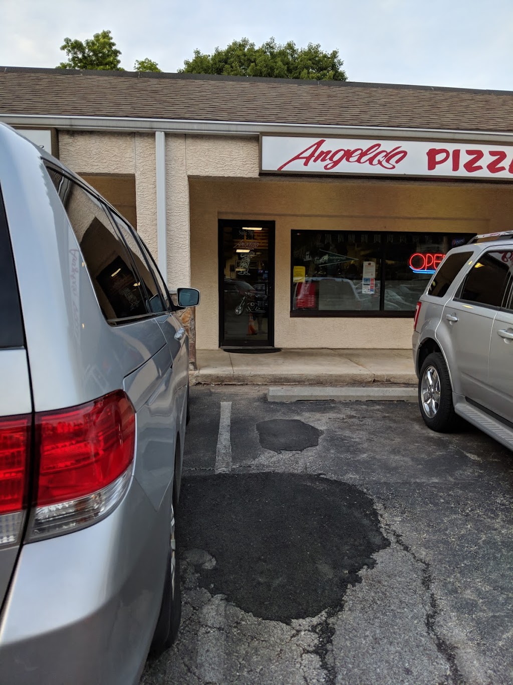 Angelos Pizza Co | 216 W Beidler Rd, King of Prussia, PA 19406 | Phone: (610) 265-4148