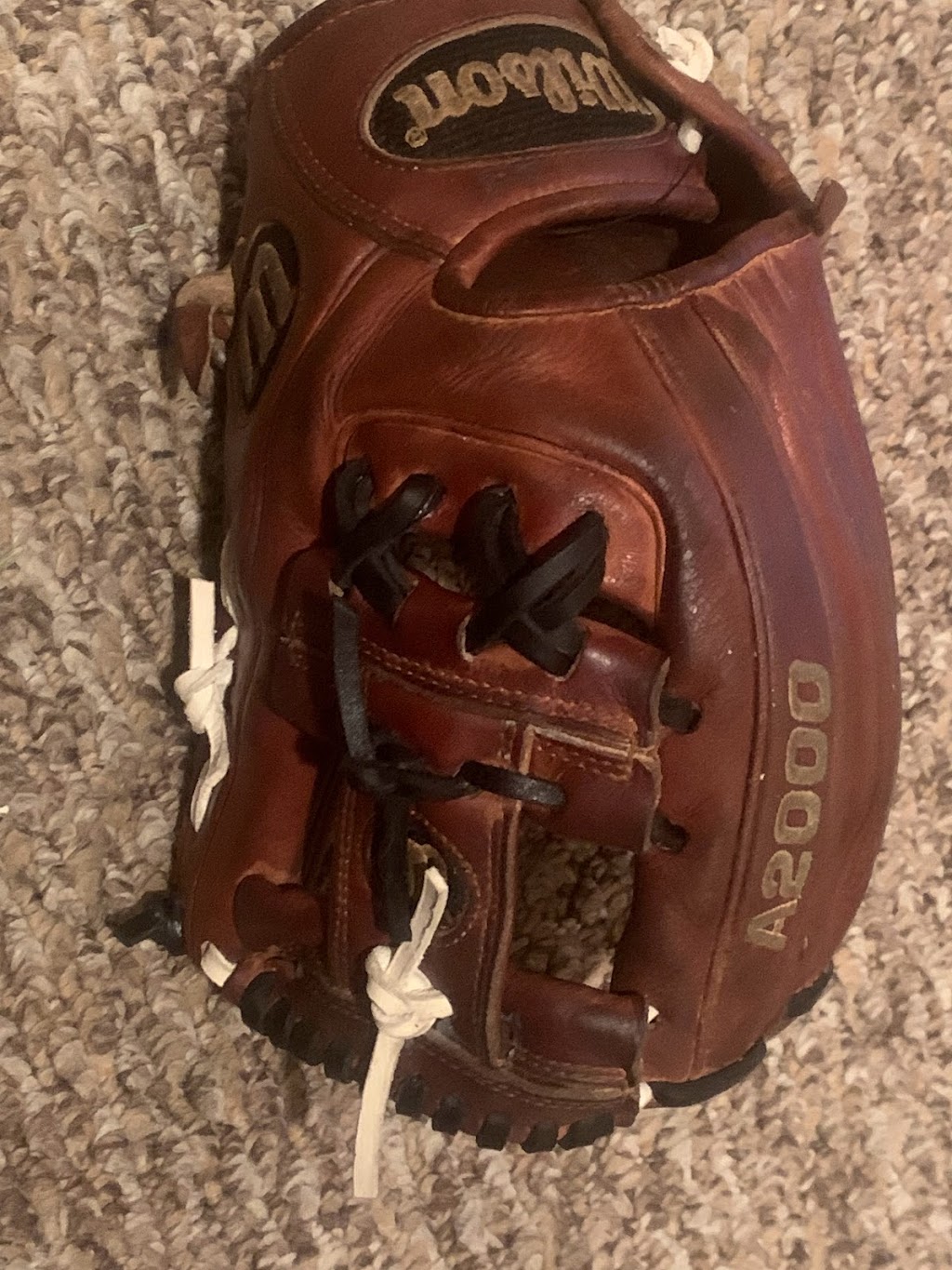 Bonitatibus Baseball Glove Repair | 1721 Terrace Dr, Ambler, PA 19002 | Phone: (215) 779-1847