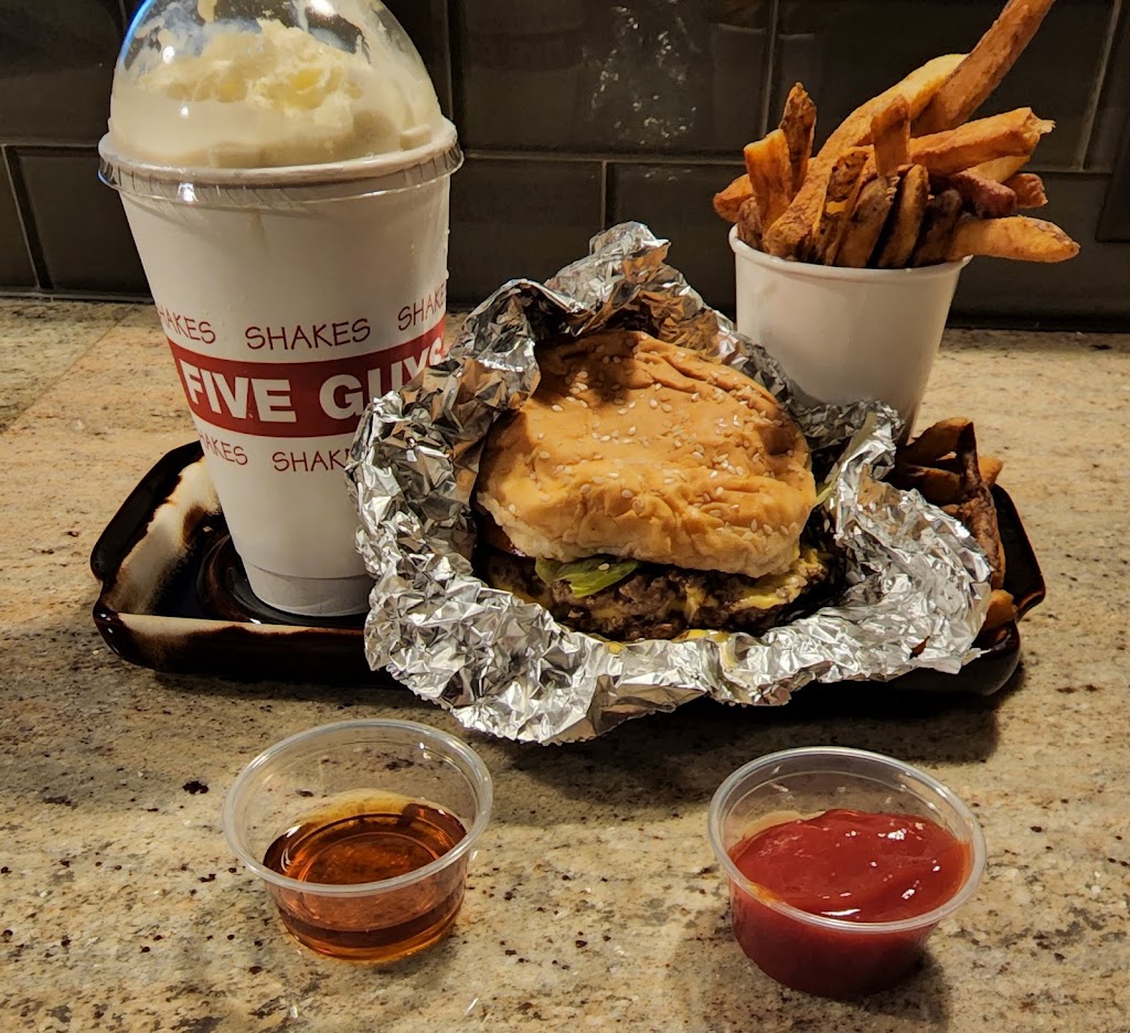 Five Guys | 493 Berlin - Cross Keys Rd, Sicklerville, NJ 08081 | Phone: (856) 875-5558