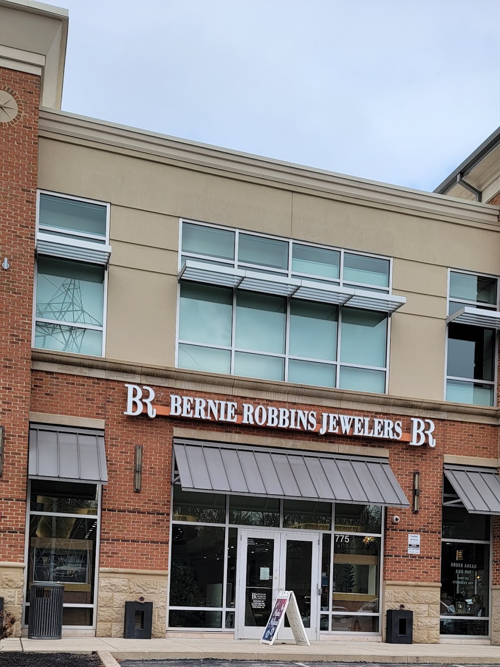 Bernie Robbins Jewelers | 775 E Lancaster Ave, Villanova, PA 19085 | Phone: (610) 971-2446