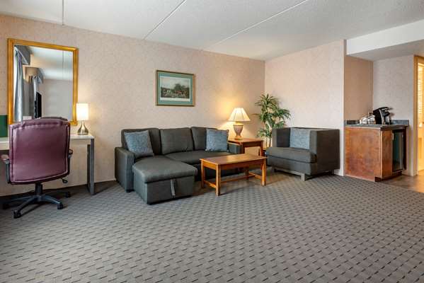 Quality Inn Montgomeryville-Philadelphia | 678 Bethlehem Pike, Montgomeryville, PA 18936 | Phone: (215) 361-3600