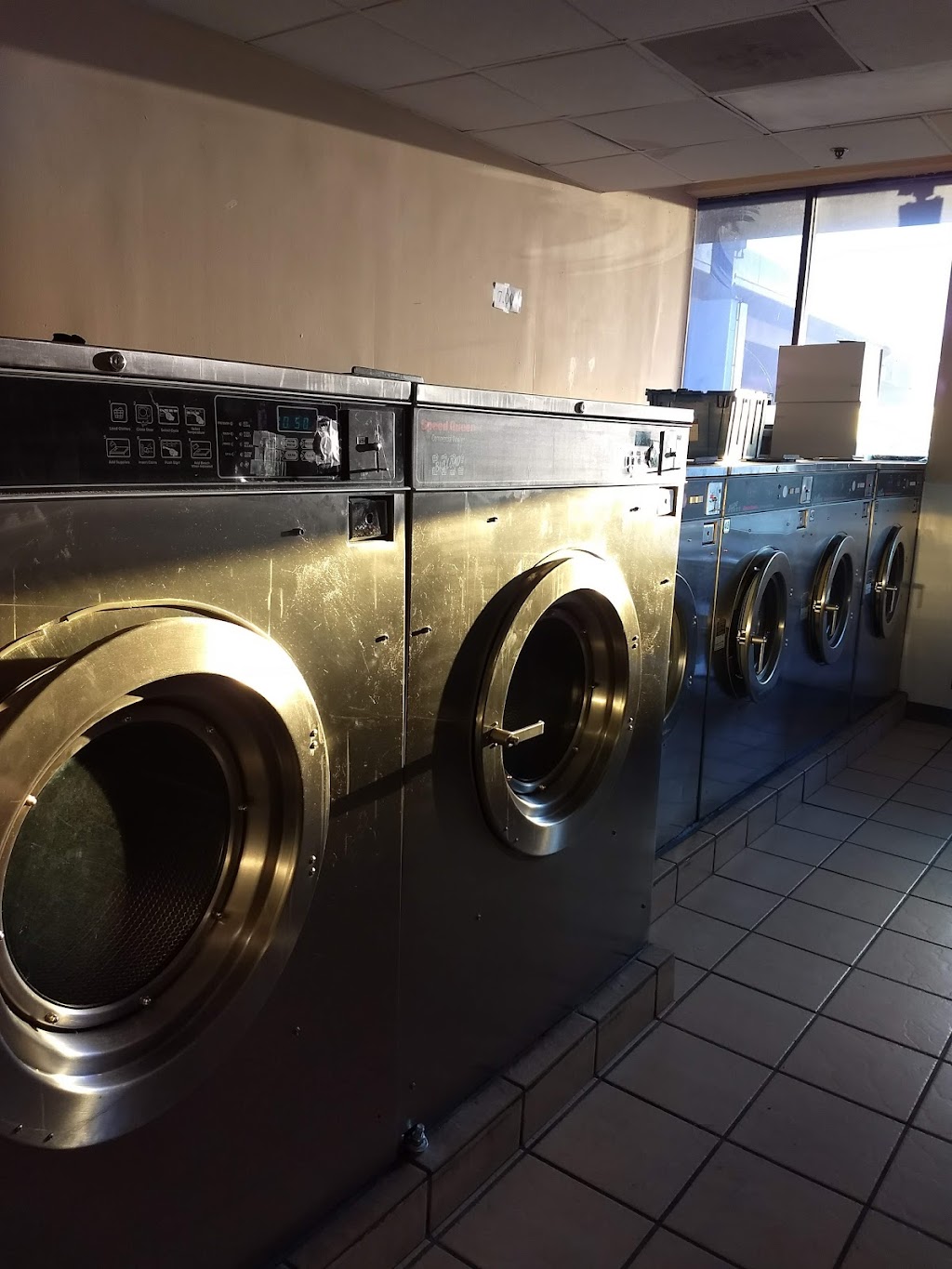 Village Laundromat | 2455 Aramingo Ave, Philadelphia, PA 19125 | Phone: (215) 425-1425