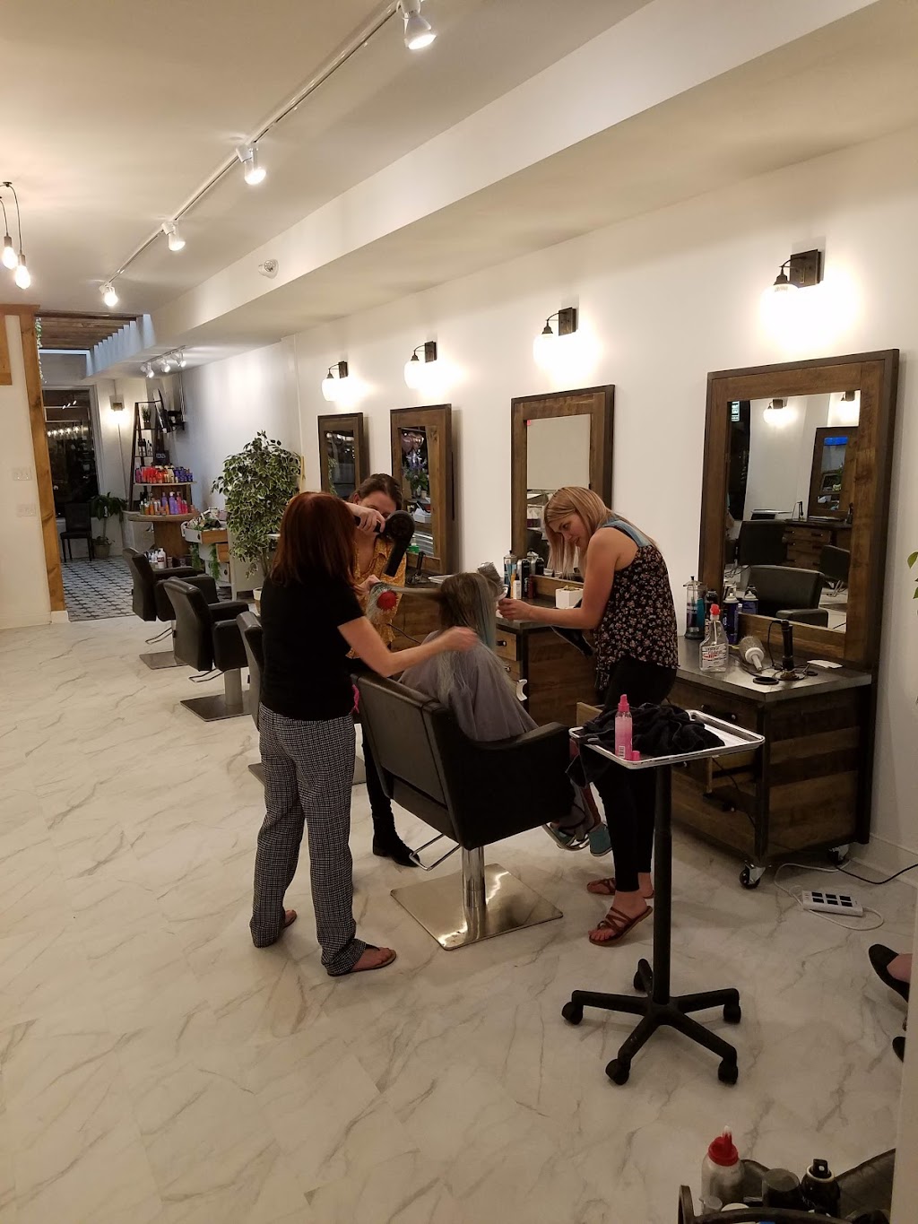 Salon On Main | 225 N York Rd, Hatboro, PA 19040 | Phone: (215) 957-0788