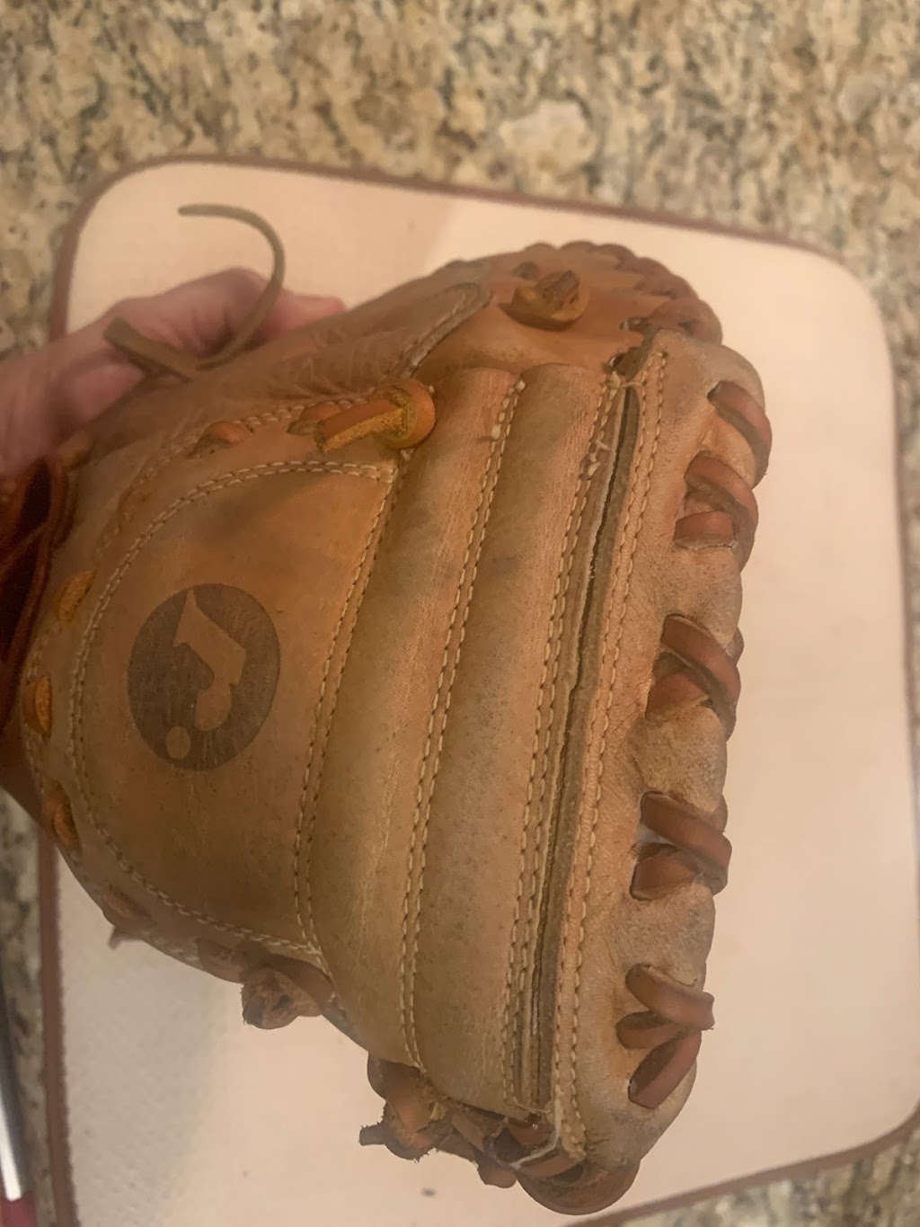 Bonitatibus Baseball Glove Repair | 1721 Terrace Dr, Ambler, PA 19002 | Phone: (215) 779-1847