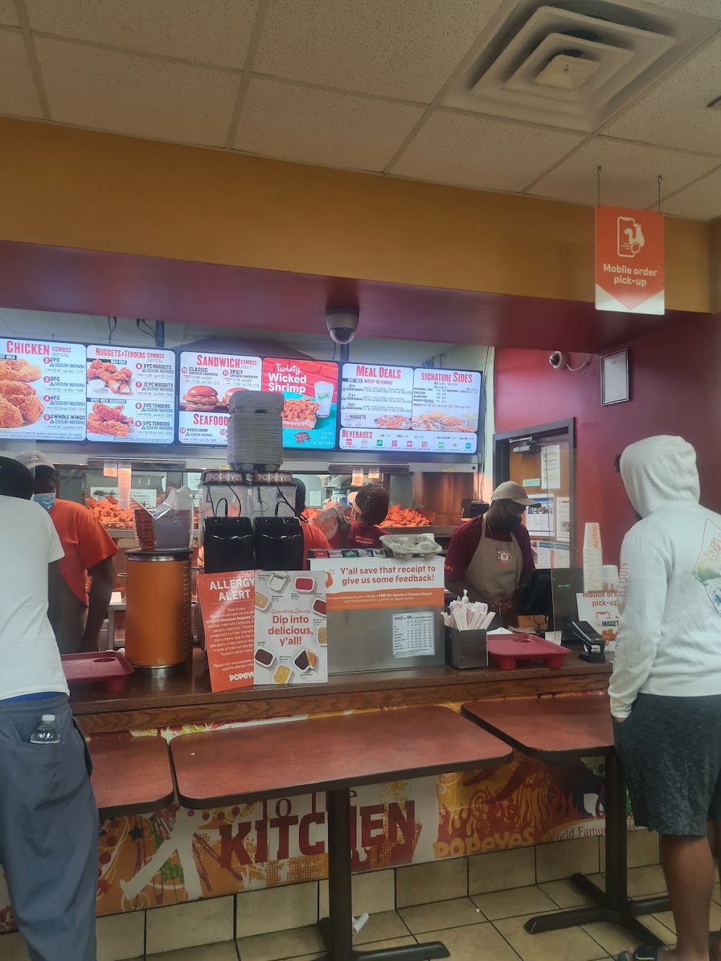 Popeyes Louisiana Kitchen | 101 S MacDade Blvd, Darby, PA 19023 | Phone: (610) 200-4594