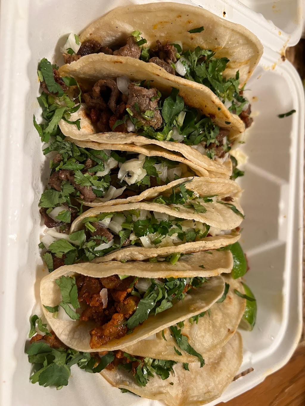 Tacos Y Tortas La Carreta Taco Truck | 206 12th St, Hammonton, NJ 08037 | Phone: (609) 561-4066