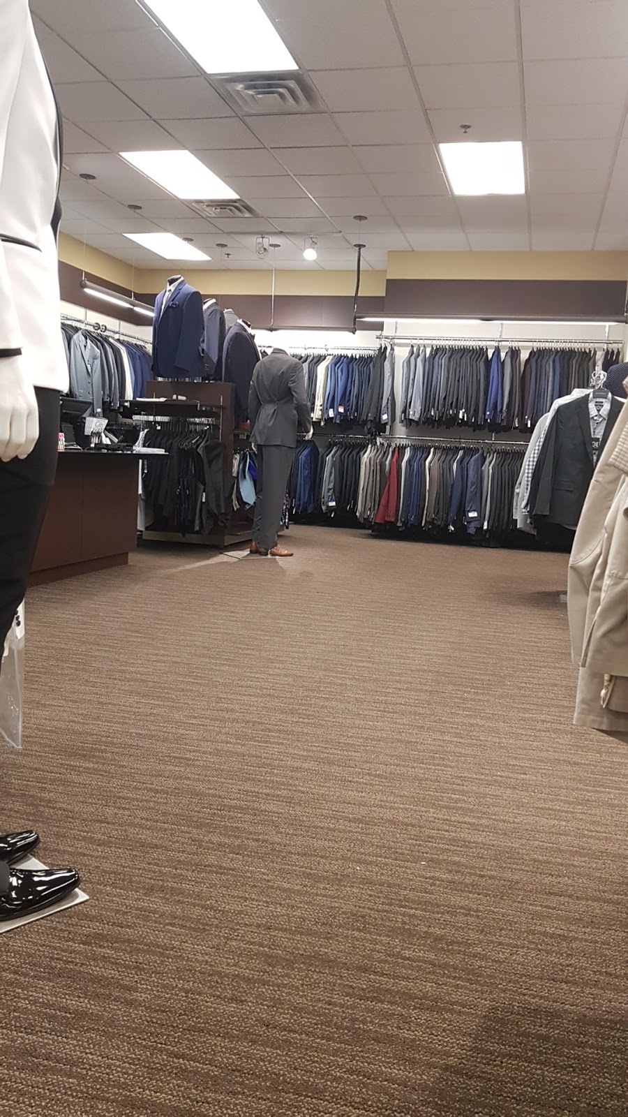 Mens Wearhouse | 2500 Chemical Rd SPC S-12A, Plymouth Meeting, PA 19462 | Phone: (610) 567-5818